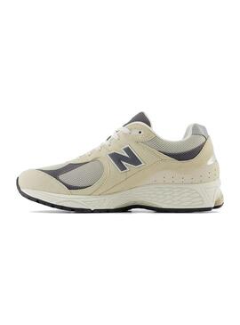 Zapatilla Unisex New Balance 2002 Beige Gris