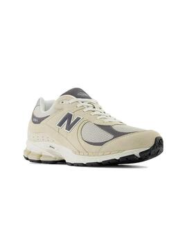 Zapatilla Unisex New Balance 2002 Beige Gris