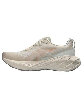 Zapatilla Mujer Asics Novablast™ 4 Beige