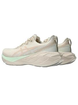 Zapatilla Mujer Asics Novablast™ 4 Beige