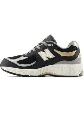 Zapatilla Niño/a New Balance 2002 Negra Dorada